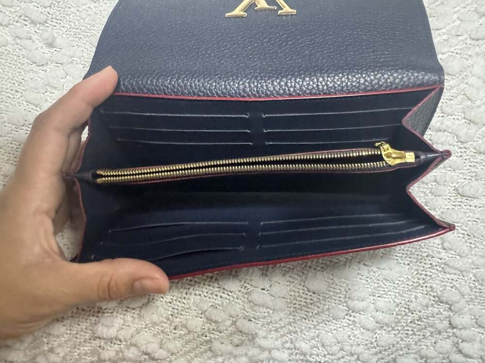 Louis Vuitton Capucines Wallet on Chain Navy Blue Taurillon Leather Gold W/Dustb - Picture 7 of 12